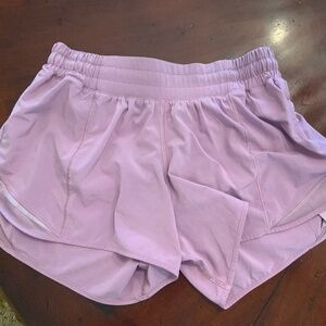 Lululemon Hotty Hot Shorts Size 6 inseam 4 inch